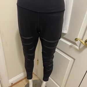 Lululemon great conditions Athletic pants
